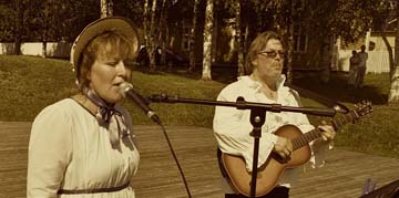 Elina ja Esa: Bellmannia Rajasoitossa