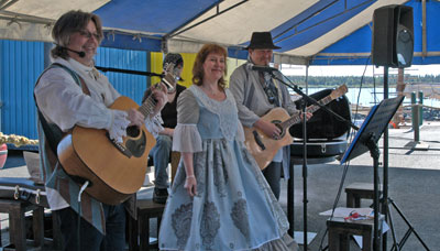 Mustaparta Ensemble Kemin sisäsatamssa kesäkuussa 2012